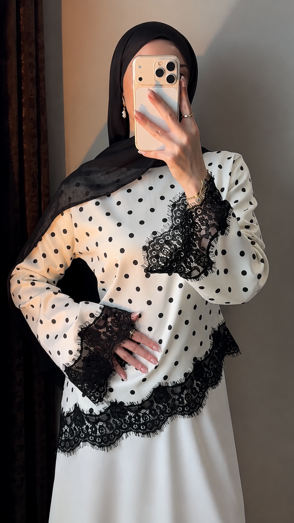 Polka Essence Tee | T-shirt Femme à Pois Élégant