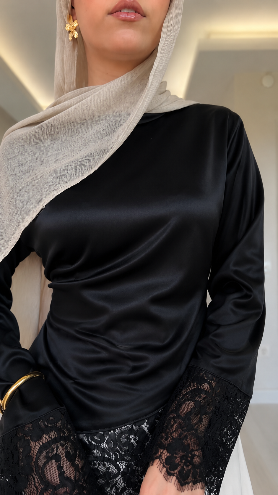T-shirt Asymétrique Élégance Dentelle