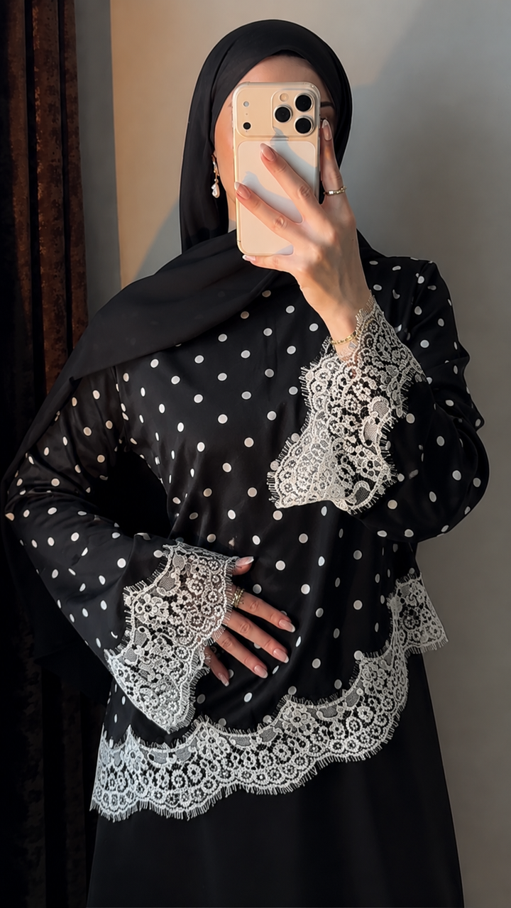 Polka Essence Tee | T-shirt Femme à Pois Élégant